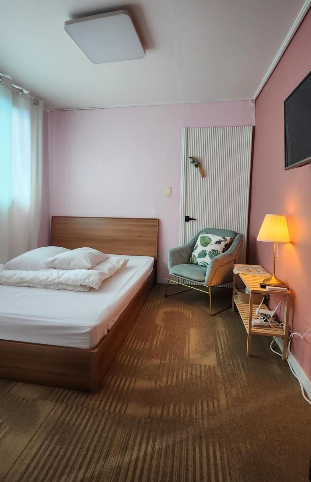 Space Guest house *